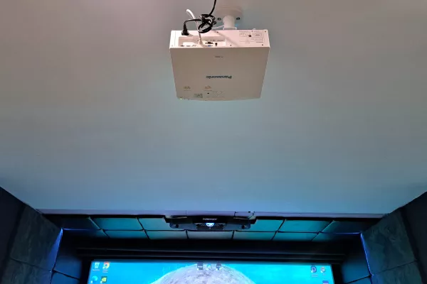 Projector Foresight monitor